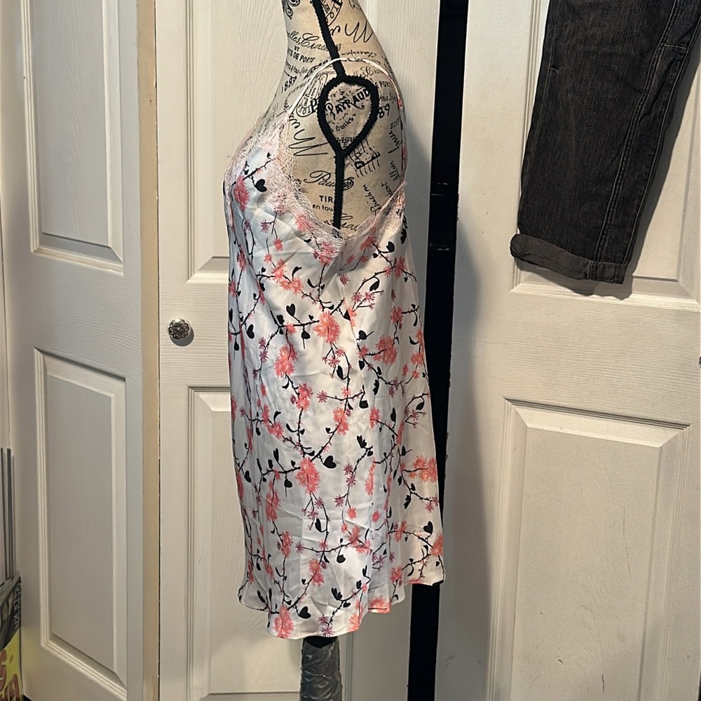 Victoria's Secret Floral & Lace Chemise Slip - Picture 6 of 9